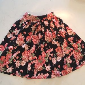 Floral print skirt